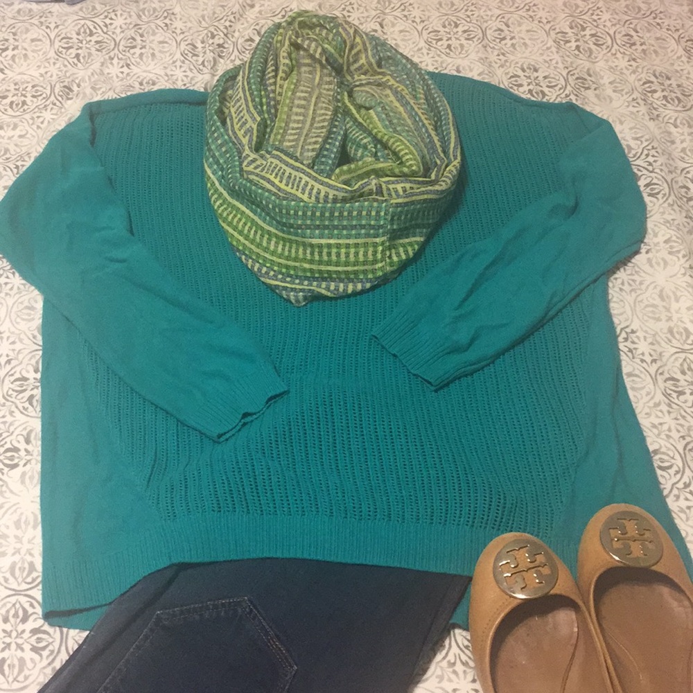 Emerald Vince Camuto sweater, size M